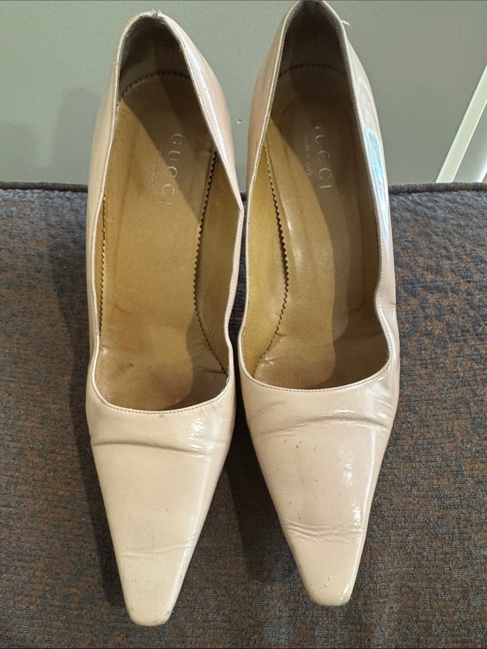 Vintage Gucci Light Pink Patent Leather Pointed-Toe Pumps